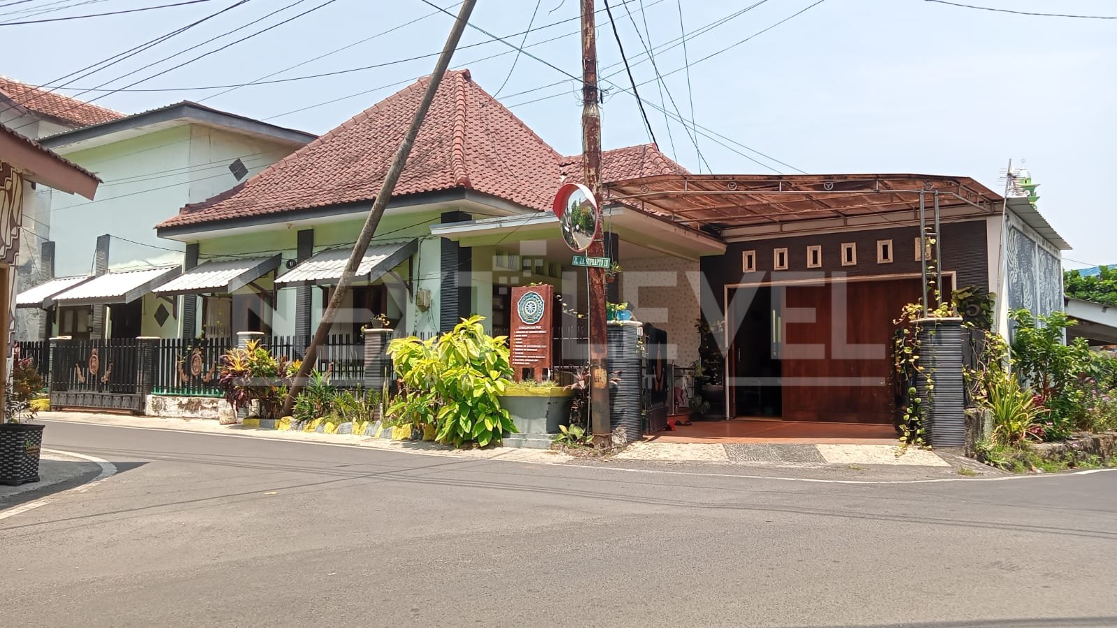 Rumah Strategis di Jl. Jaksa Agung Suprapto Malang. Dekat Alun-Alun Tugu Malang, Stasiun Malang Kota Baru, RS Lavalette. MLG00157