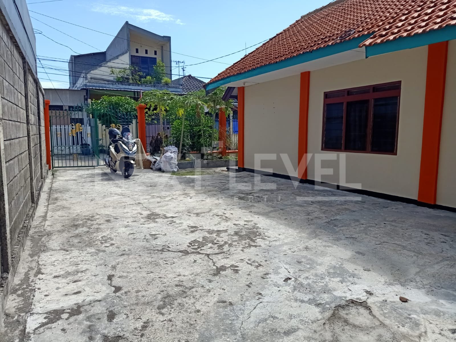 Jual & Sewa rumah Bratang Gede 