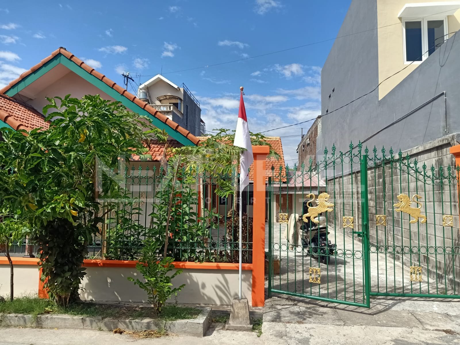 Jual & Sewa rumah Bratang Gede 