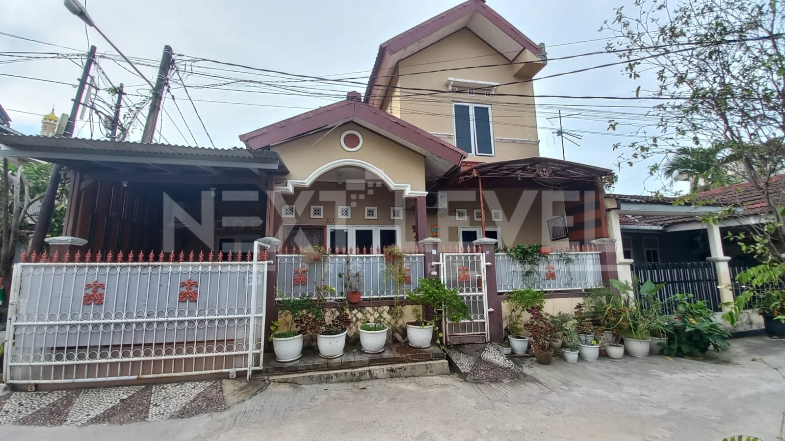 Dijual Rumah Siap Huni Bisa Untuk Usaha posisi Hoek di Harapan Indah
