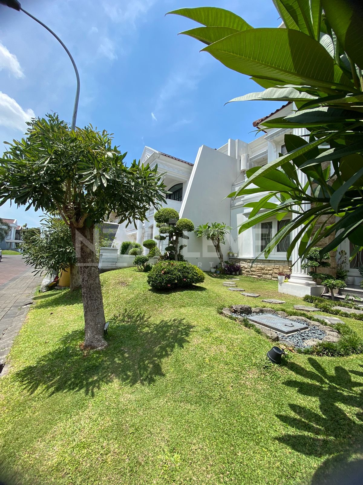 Rumah Mewah di Wisata bukit mas Surabaya barat