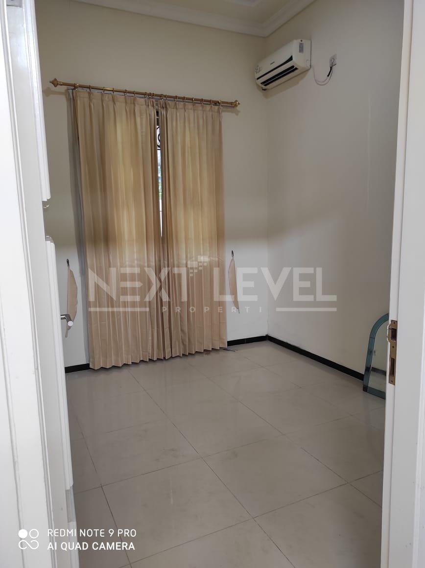 Dijual Rumah Hook Terawat di Galaxy Bumi Permai Surabaya