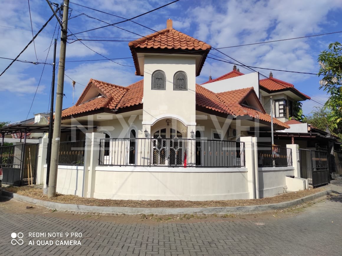 Dijual Rumah Hook Terawat di Galaxy Bumi Permai Surabaya