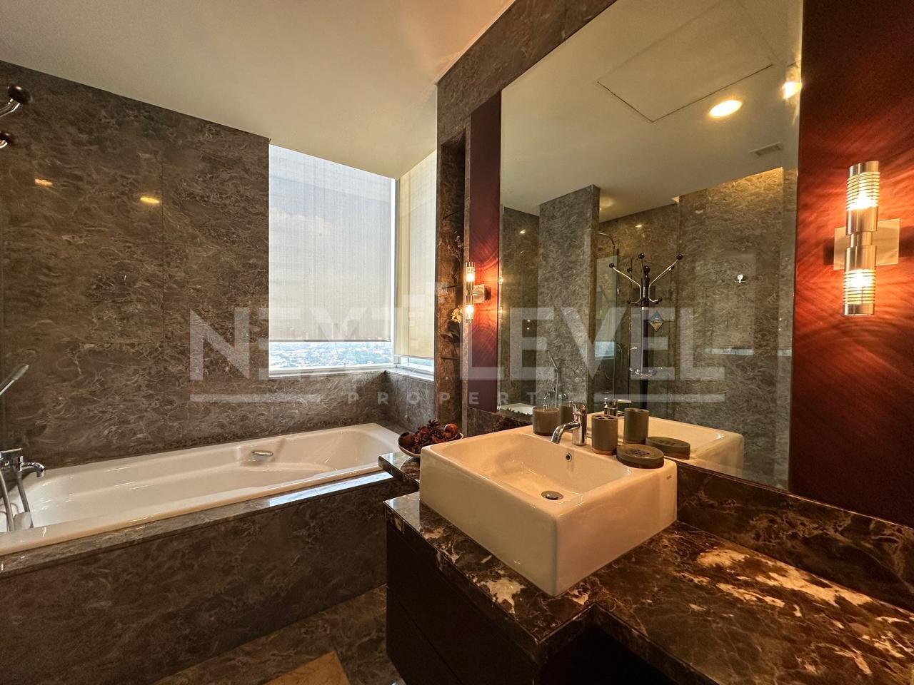 FOR RENT Apartemen di SCBD Capital Residence LB148m2 View Pacific Place