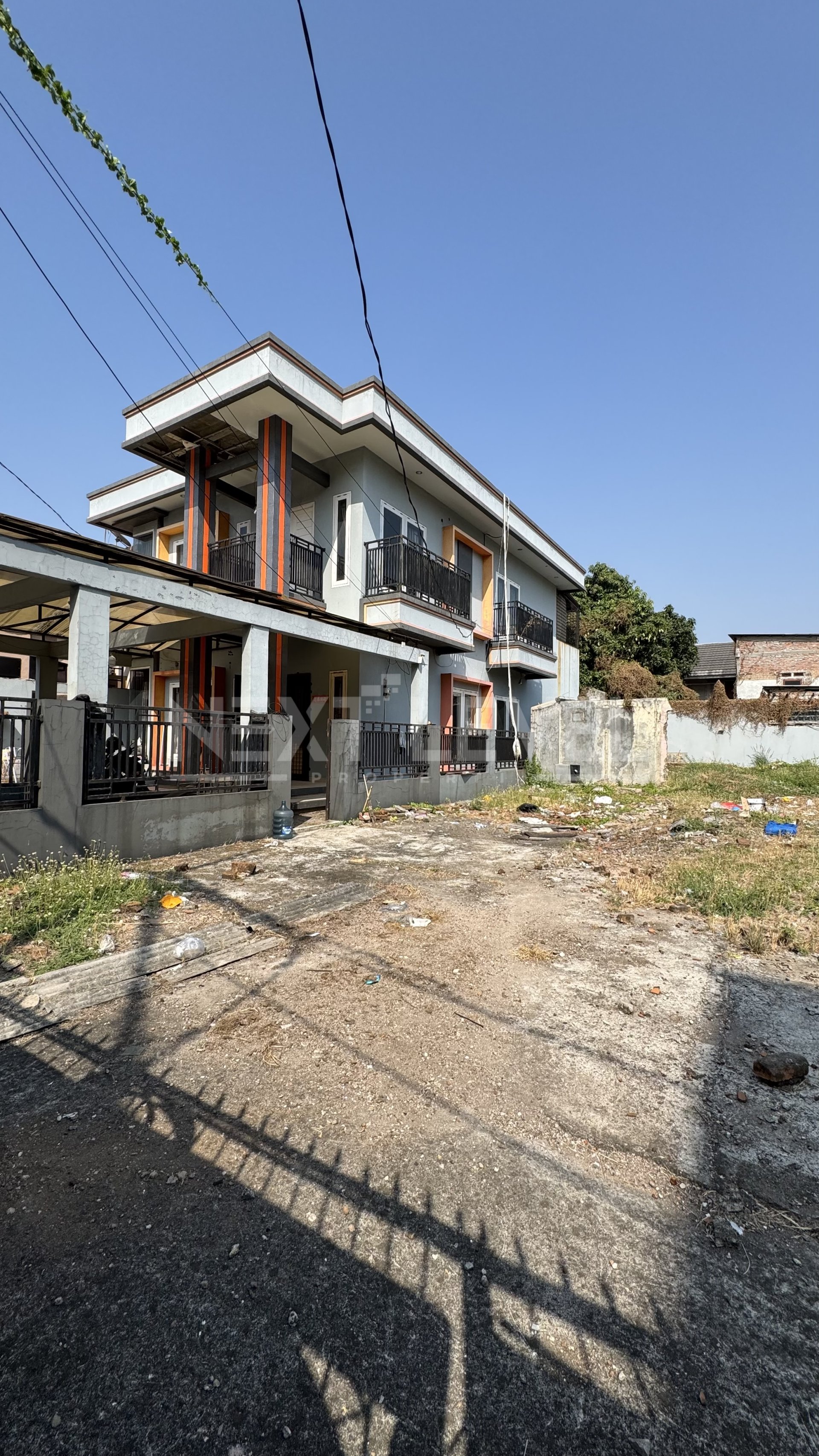 Dijual Rumah Besar 2 Lantai  di Pusat Kota Karawang 