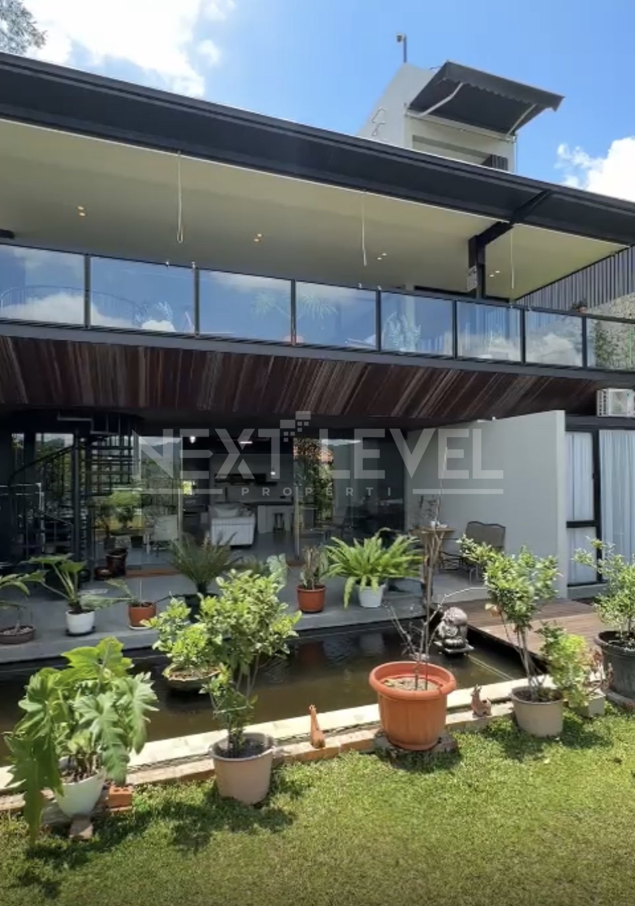 Dijual Rumah Mewah Kota Baru Parahyangan Bandung 