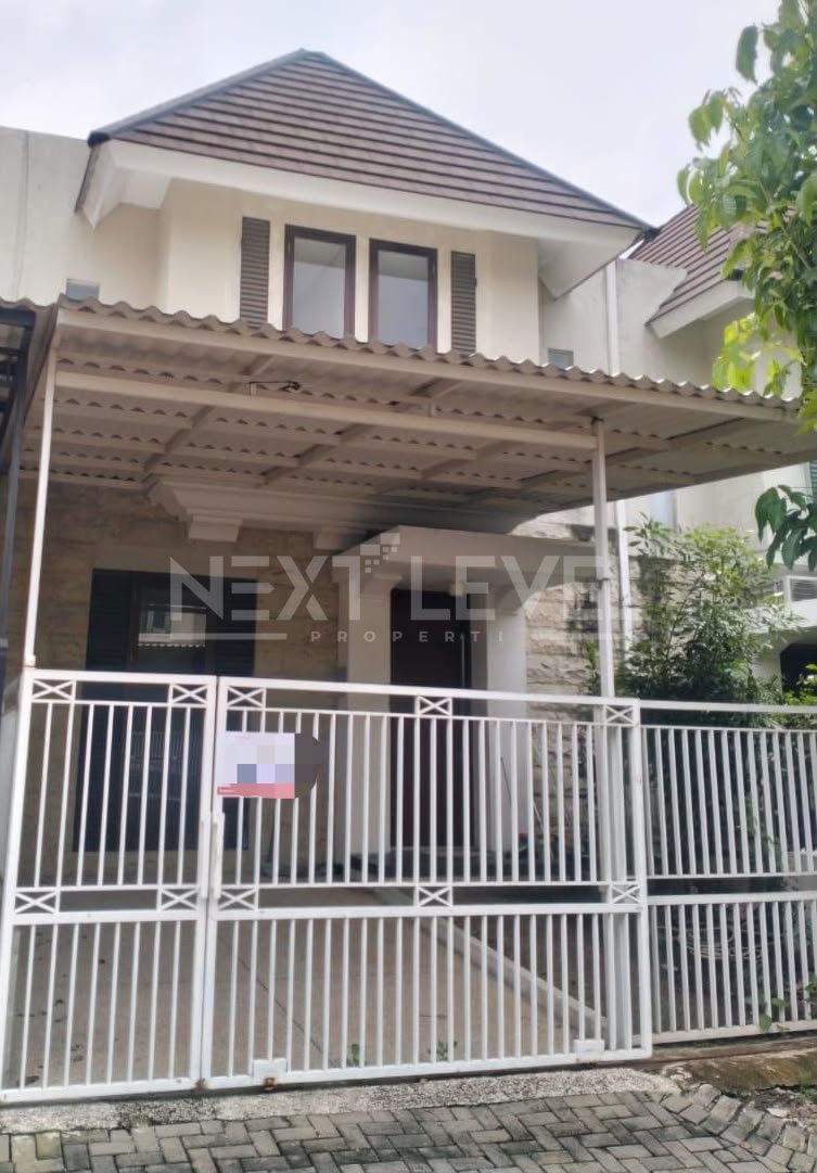 Lelang cash rumah di taman Puspa raya Citraland utama Surabaya barat
