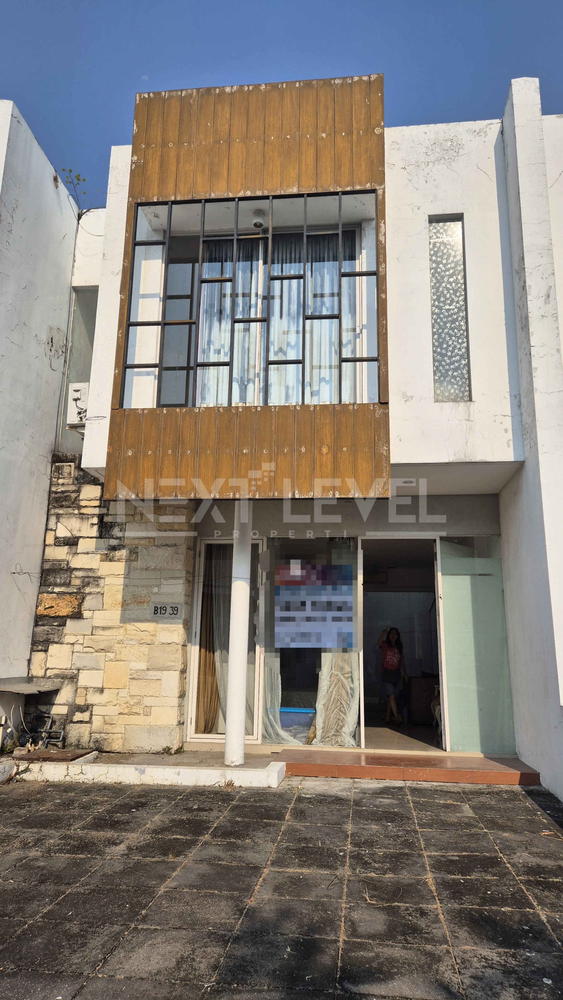 Disewakan Rumah 2 Lantai di Royal Residence Wiyung Surabaya Barat