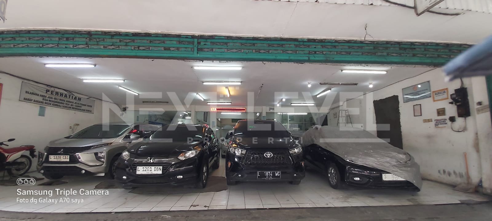 Disewakan Ruko cocok unk shoroom,Kantor ,Bank 