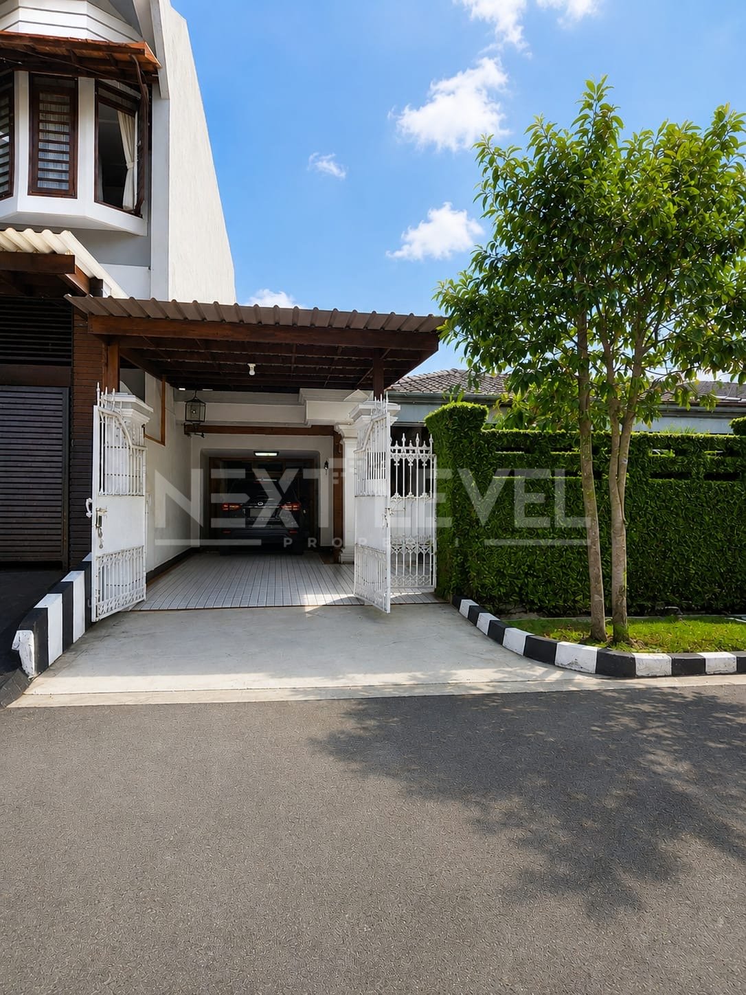 Rumah Darmo Permai Selatan 1