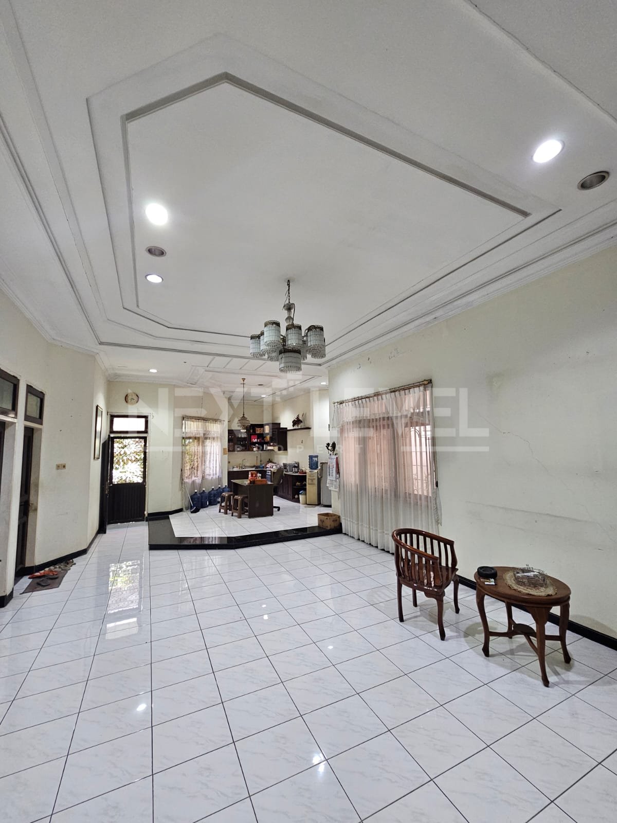 Rumah Dharmahusada Indah Barat