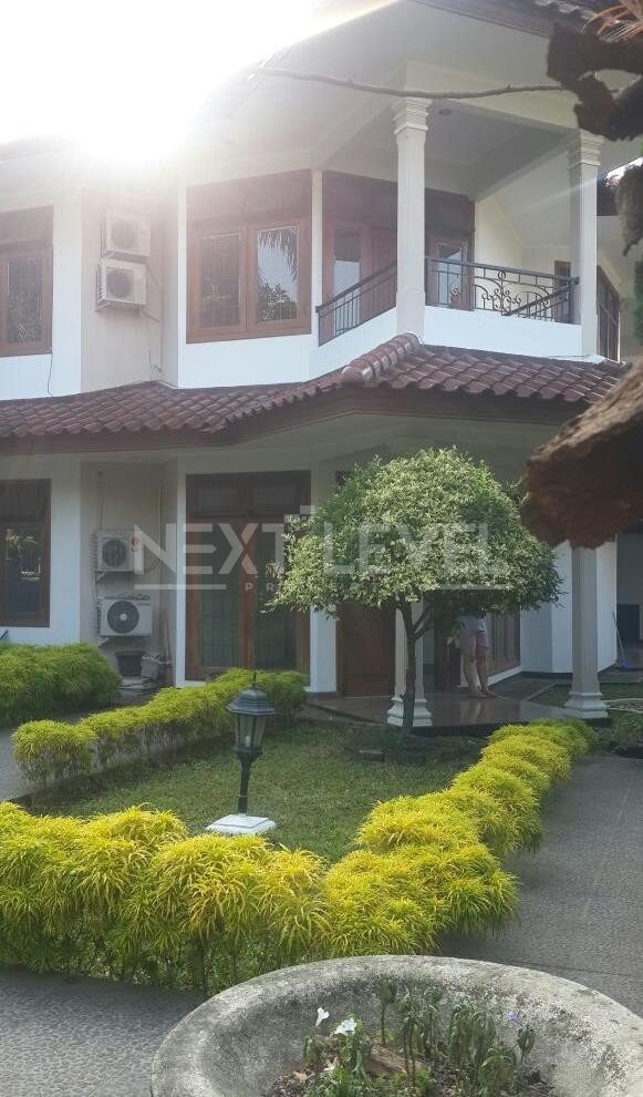 DIJUAL RUMAH HOOK DI PESANGGRAHAN JAKARTA SELATAN