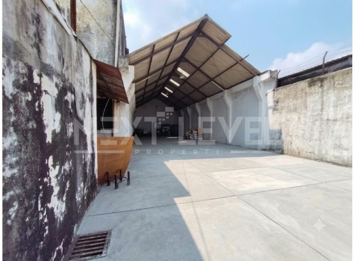 DIJUAL RUMAH ATAU RUANG USAHA LOKASI STRATEGIS DEKAT TUGU JOGJA 