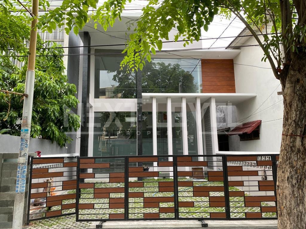 Disewakan cocok untuk perkantoran, bank , showroom di Gresik 
