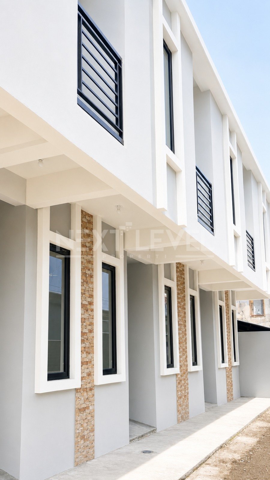 Dijual Rumah di SETRO, Surabaya Timur - Bangunan Baru