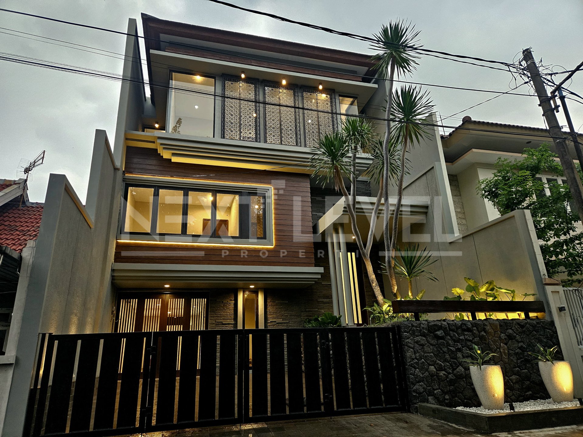 Dijual rumah baru minimalis modern di araya surabaya timur
