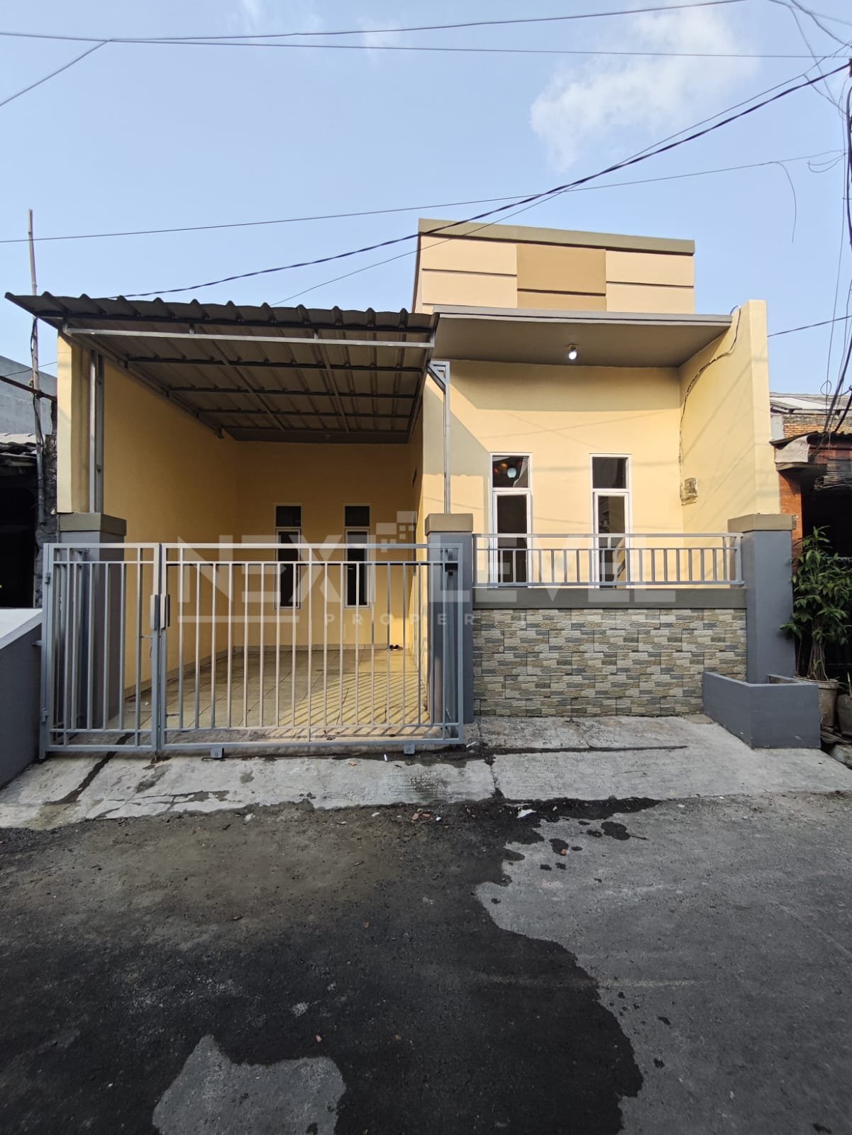 Rumah Baru Renovasi Lokasi Strategis di pusat Kota Bekasi cocok untuk keluarga muda 