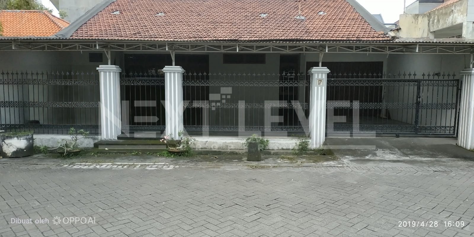 Dijual Rumah di raya Tenggilis, Surabaya