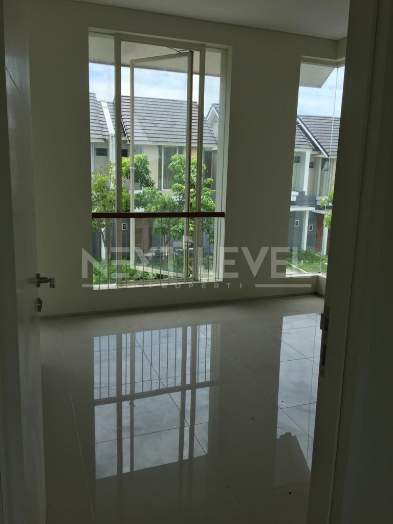 Dijual cepat rumah di northwest park Surabaya barat