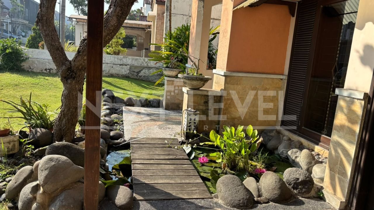 Dijual Rumah Citraland Crystal Golf Minimalis Strategis Siap Huni