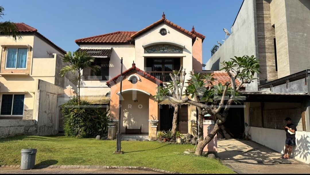 Dijual Rumah Citraland Crystal Golf Minimalis Strategis Siap Huni
