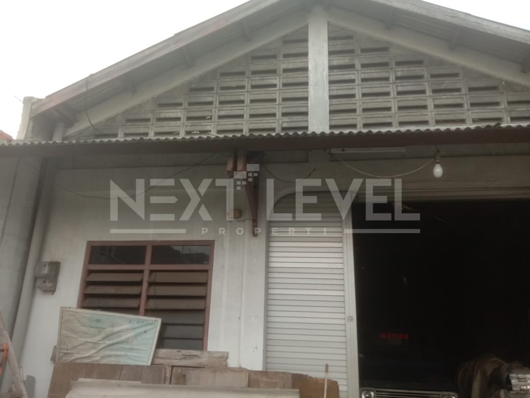 dijual rumah bisa buat gudang di petemon 