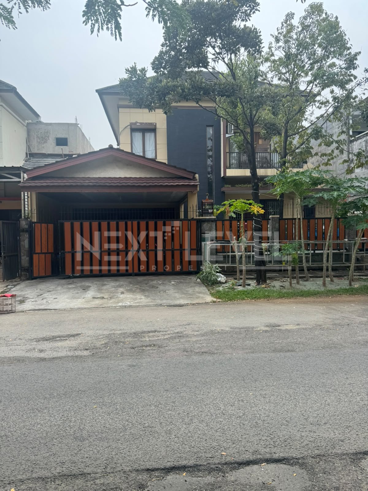 DIJUAL RUMAH SIAP HUNI DI DEKAT CLUSTER HELICONIA HARAPAN INDAH BEKASI