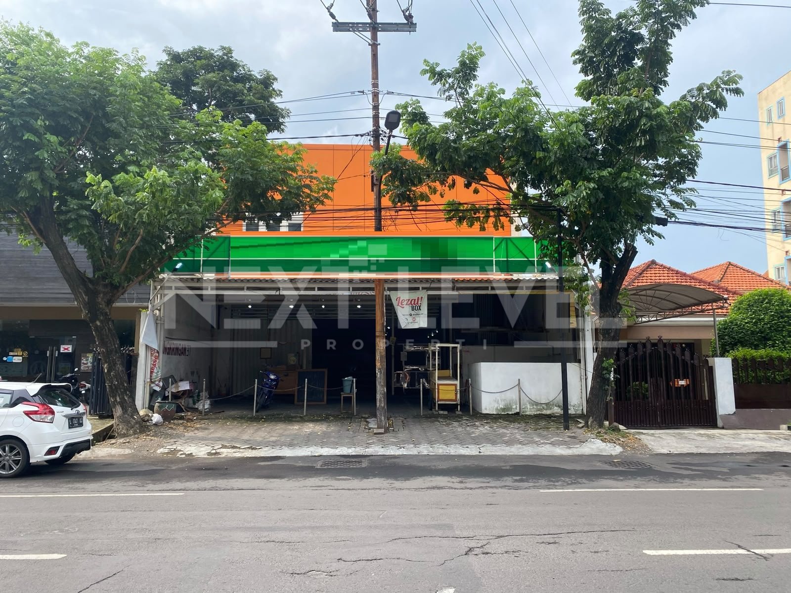 DISEWAKAN RUMAH USAHA BARATAJAYA SURABAYA