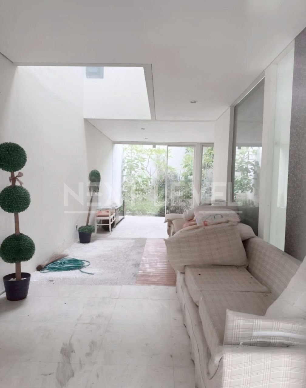 Dijual Rumah Citraland Utama Minimalis Strategis Siap Huni