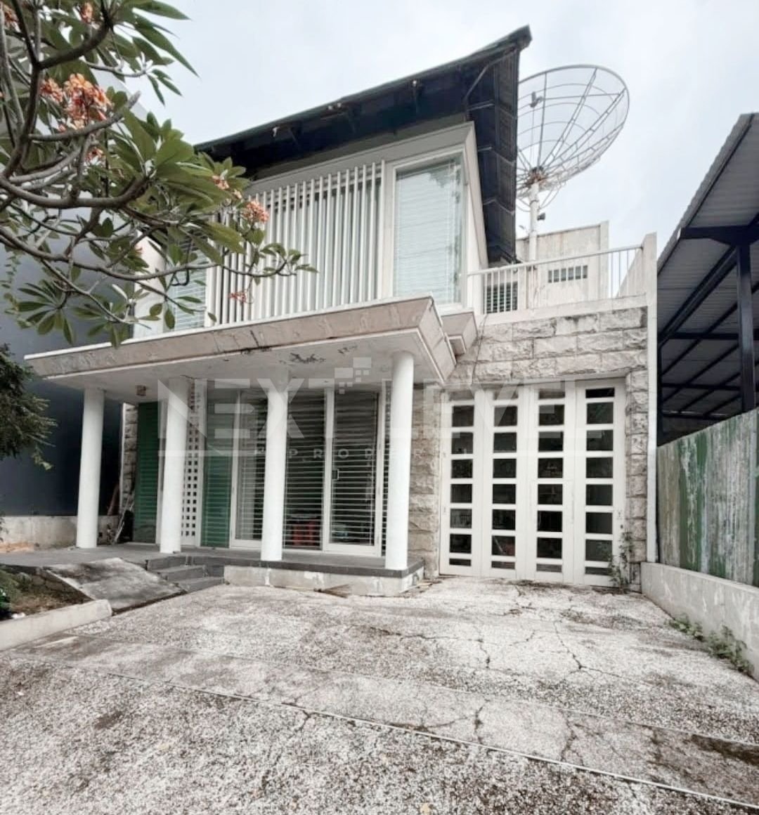 Dijual Rumah Citraland Utama Minimalis Strategis Siap Huni
