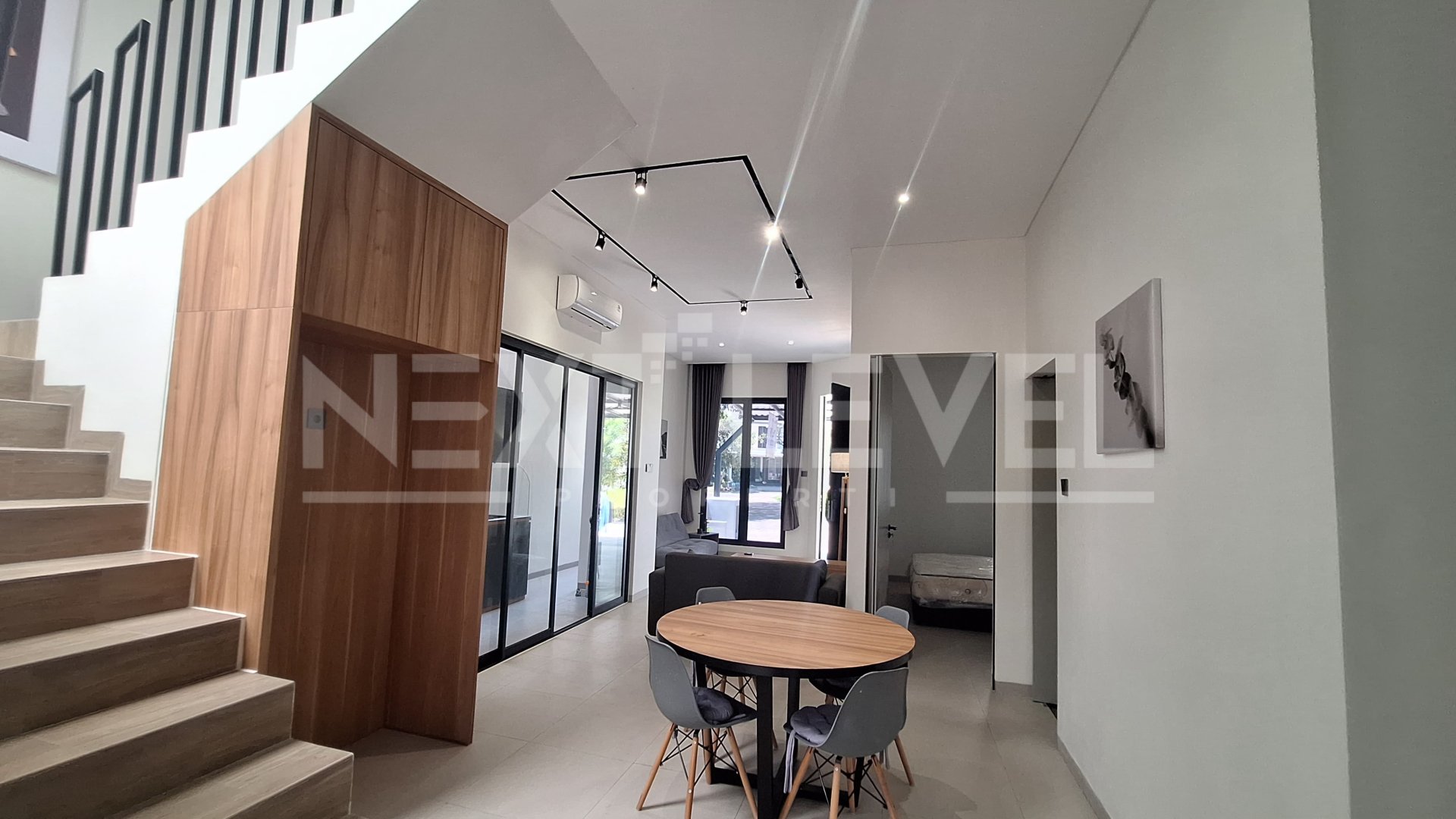 Rumah Modern Furnished di Citraland Greenhill – LT 112 LB 150