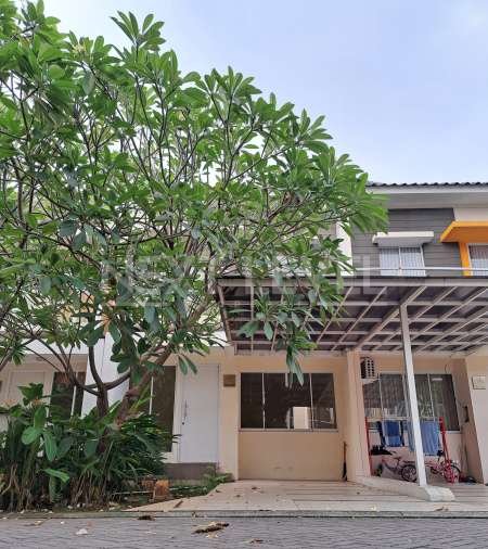 Dijual rumah siap huni 2 lantai 3 kamar tidur Lotus Garden Grand Galaxy City bisa KPR