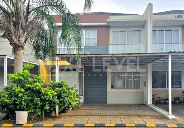 Dijual rumah 2 lantai siap huni di seberang mal Grand Galaxy Park
