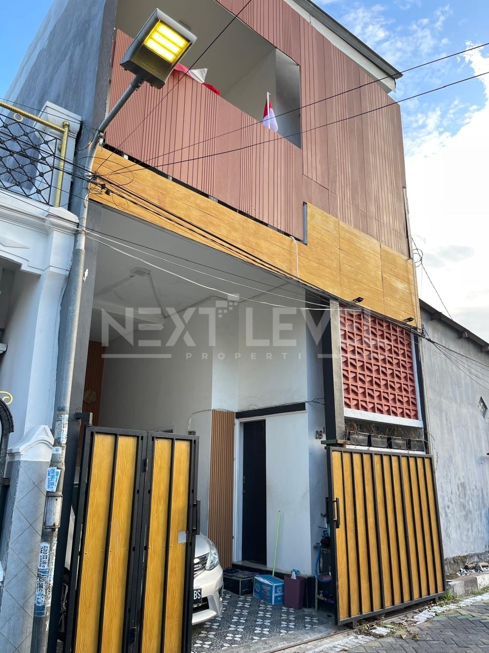 Di Jual Rumah di Kebonsari Sekolahan Jambangan 