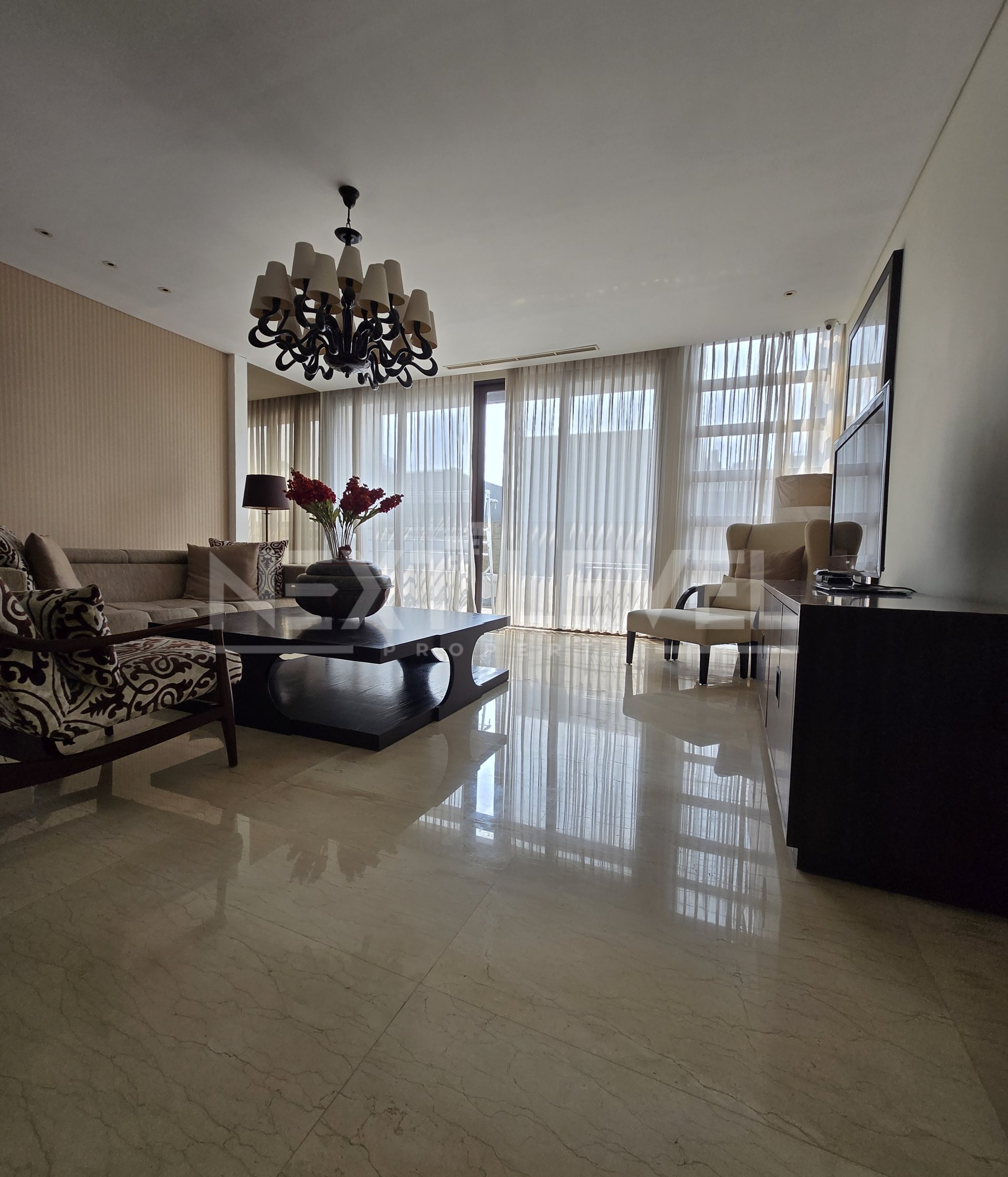 Luxury Graha Family Platinum Terrace