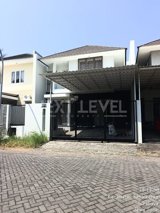 Dijual rumah di alam galaxy Surabaya barat