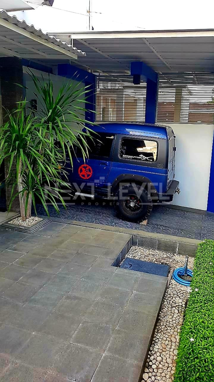 Dijual rumah di alam galaxy Surabaya barat