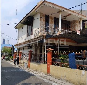 Dijual rumah + toko di kendangsari 