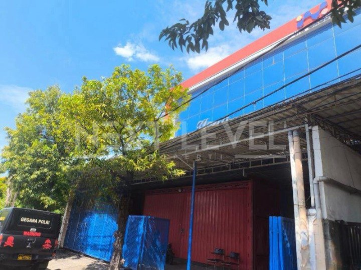 Dijual MURAH Rumah Usaha cocok untuk usaha apapun di Gayungsari