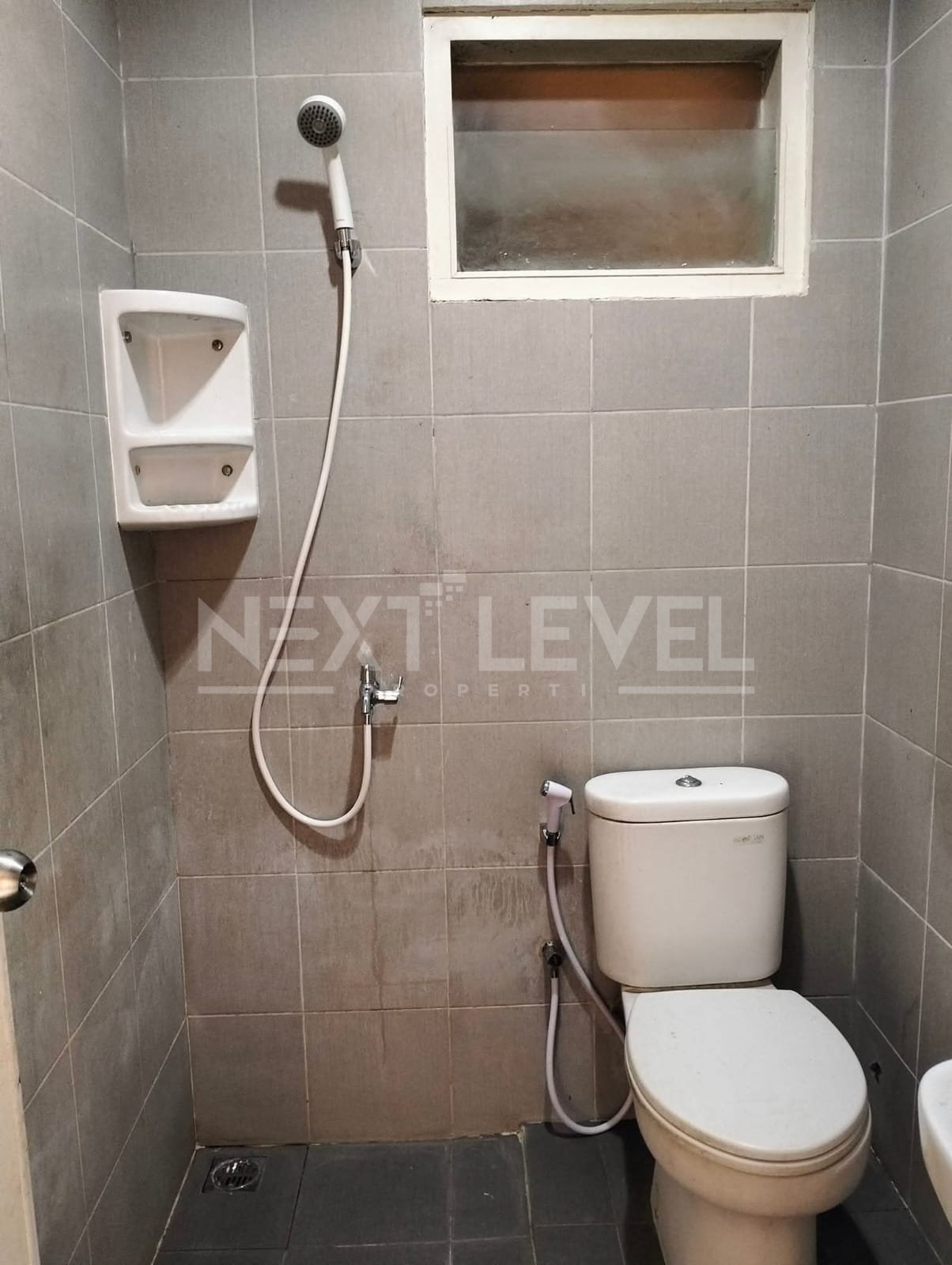 Disewakan rumah di alam galaxy surabaya barat