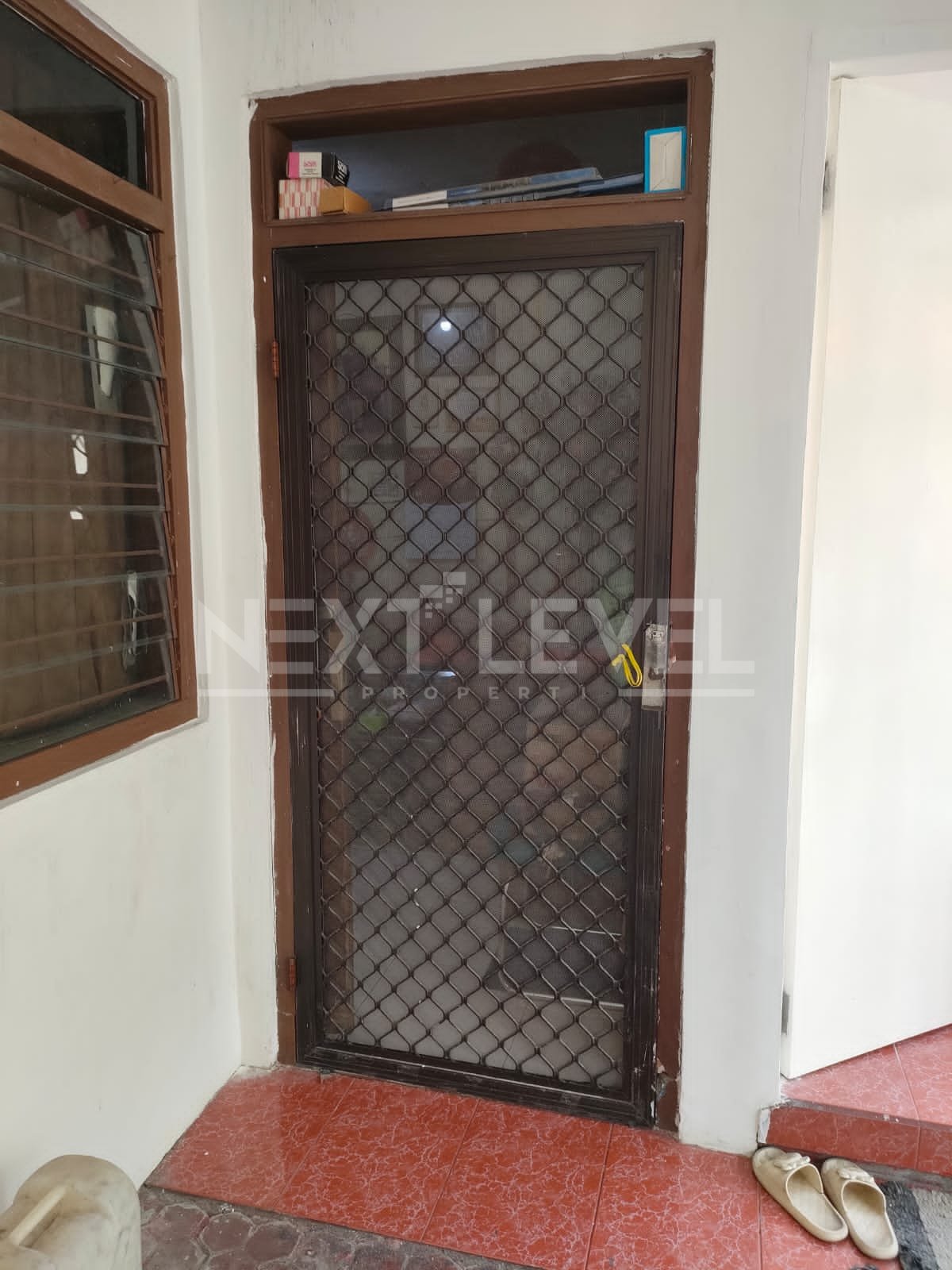 Dijual rumah di simpang Darmo permai Surabaya barat