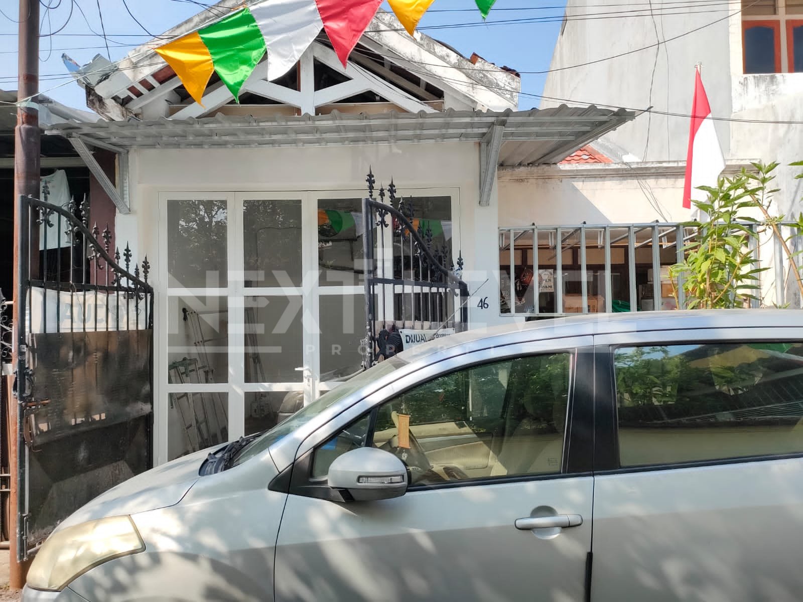 Dijual rumah di simpang Darmo permai Surabaya barat
