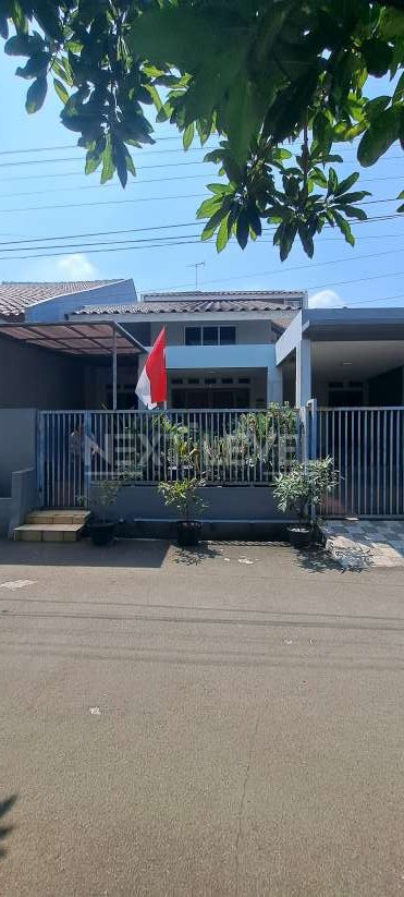 Disewakan rumah apik serasi 3 kamar tidur furnished di Grand Galaxy City