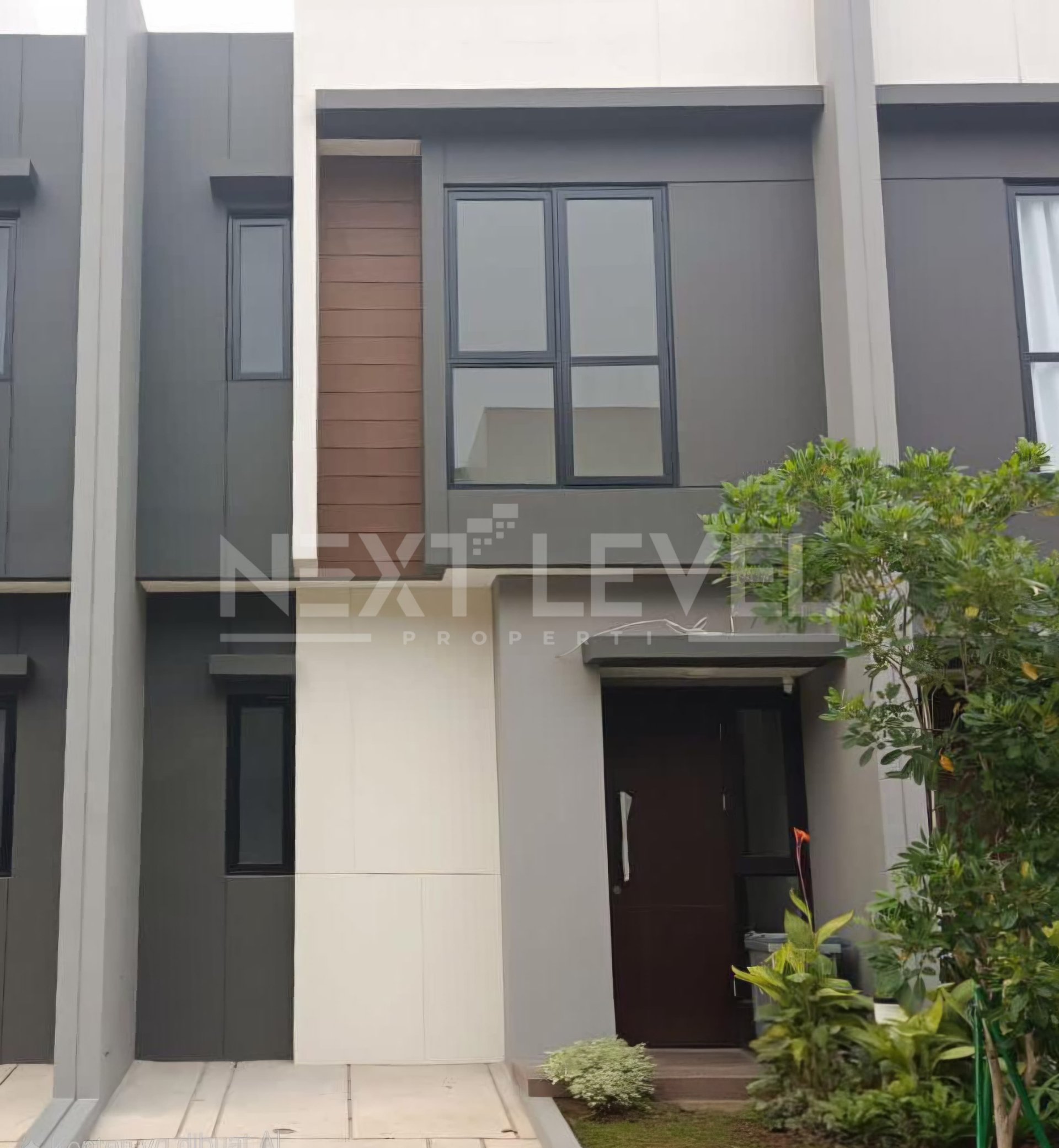 Rumah di Cluster Regia Summarecon Crown Gading Murah Bagus