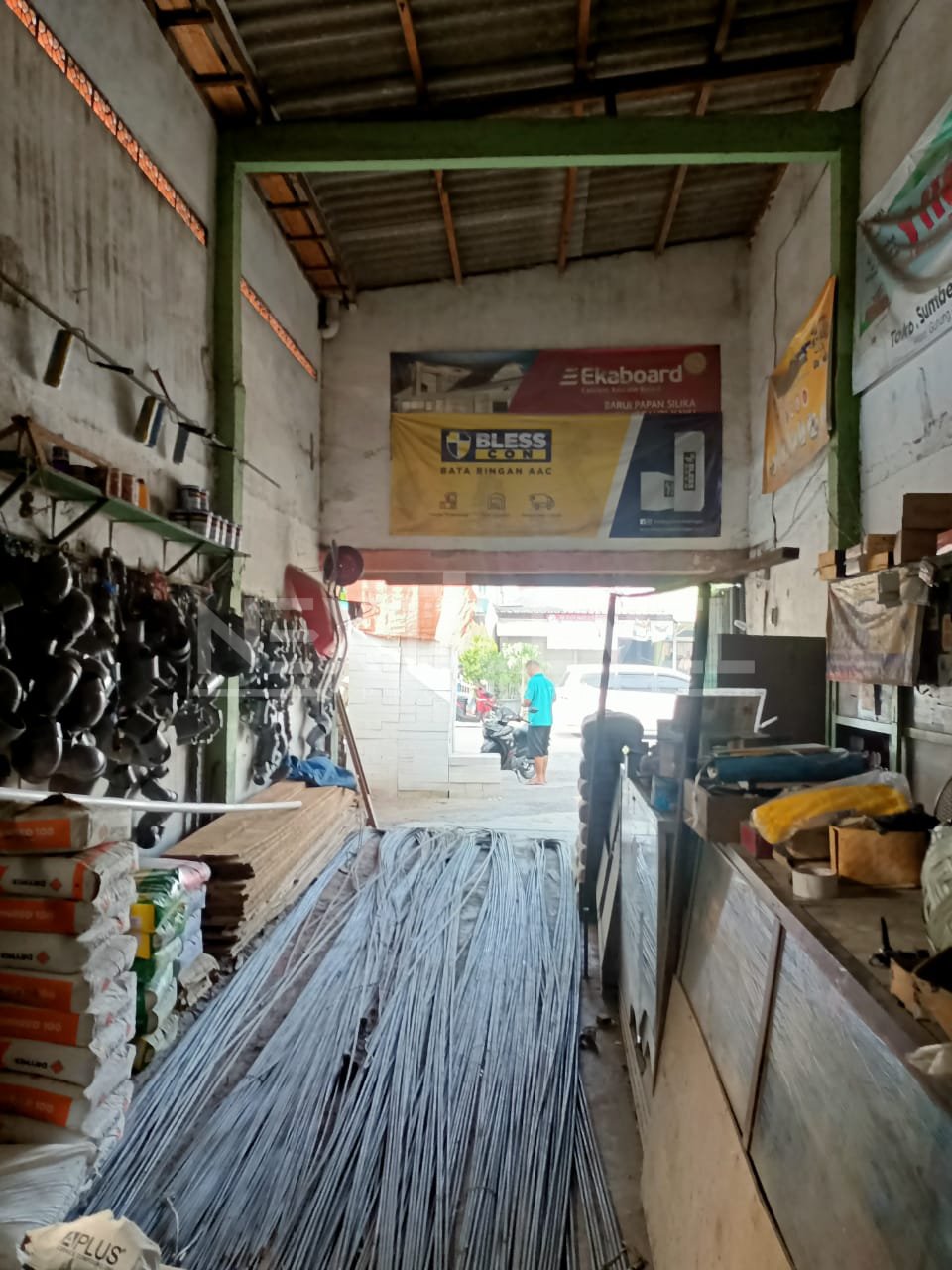 Toko raya waru gunung