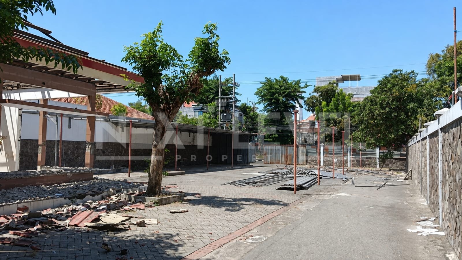 Dijual Tanah daerah strategis di Raya Bubutan, siap bangun dan sudah ada tembok keliling. Cocok untuk tempat usaha dan investasi.