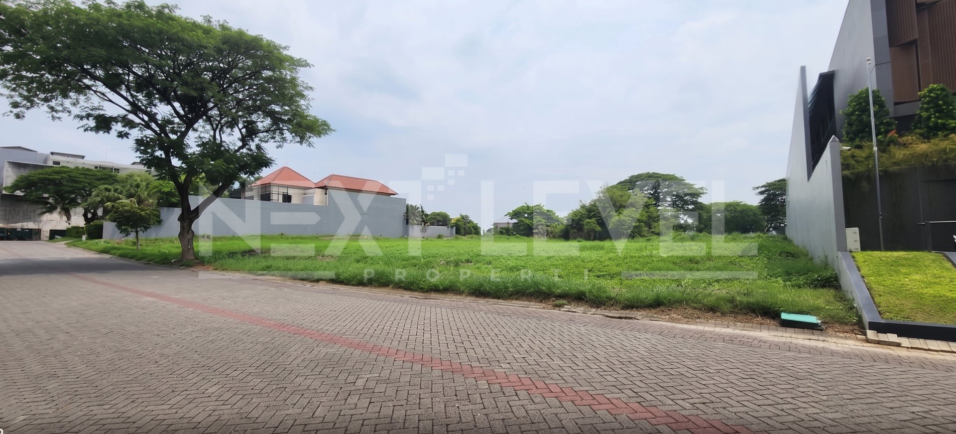 Tanah Ciputra, View Golf Luas 1800 Meter2, Surabaya Barat