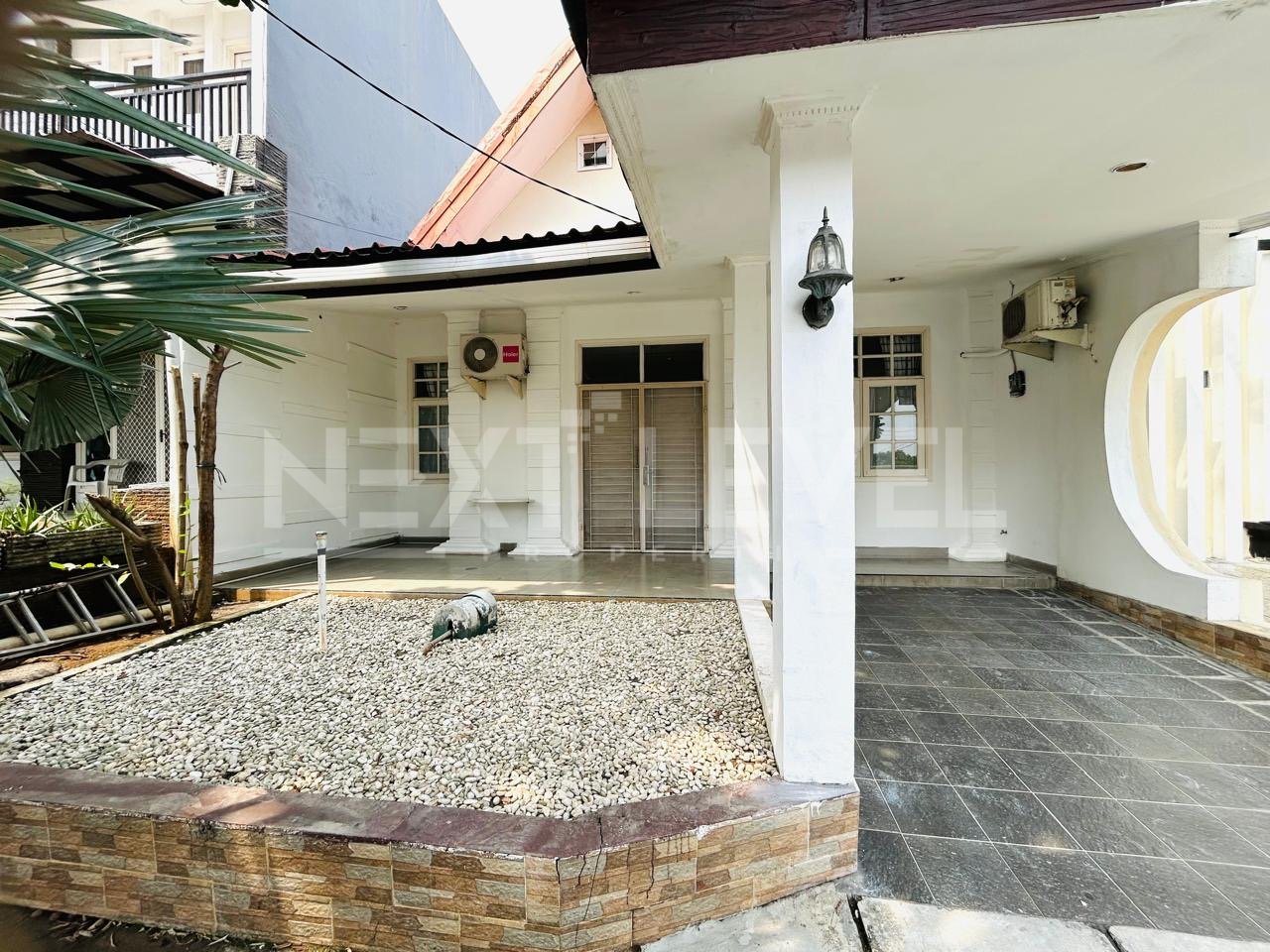 Rumah Jual Sewa Taman Beverly Lippo Cikarang