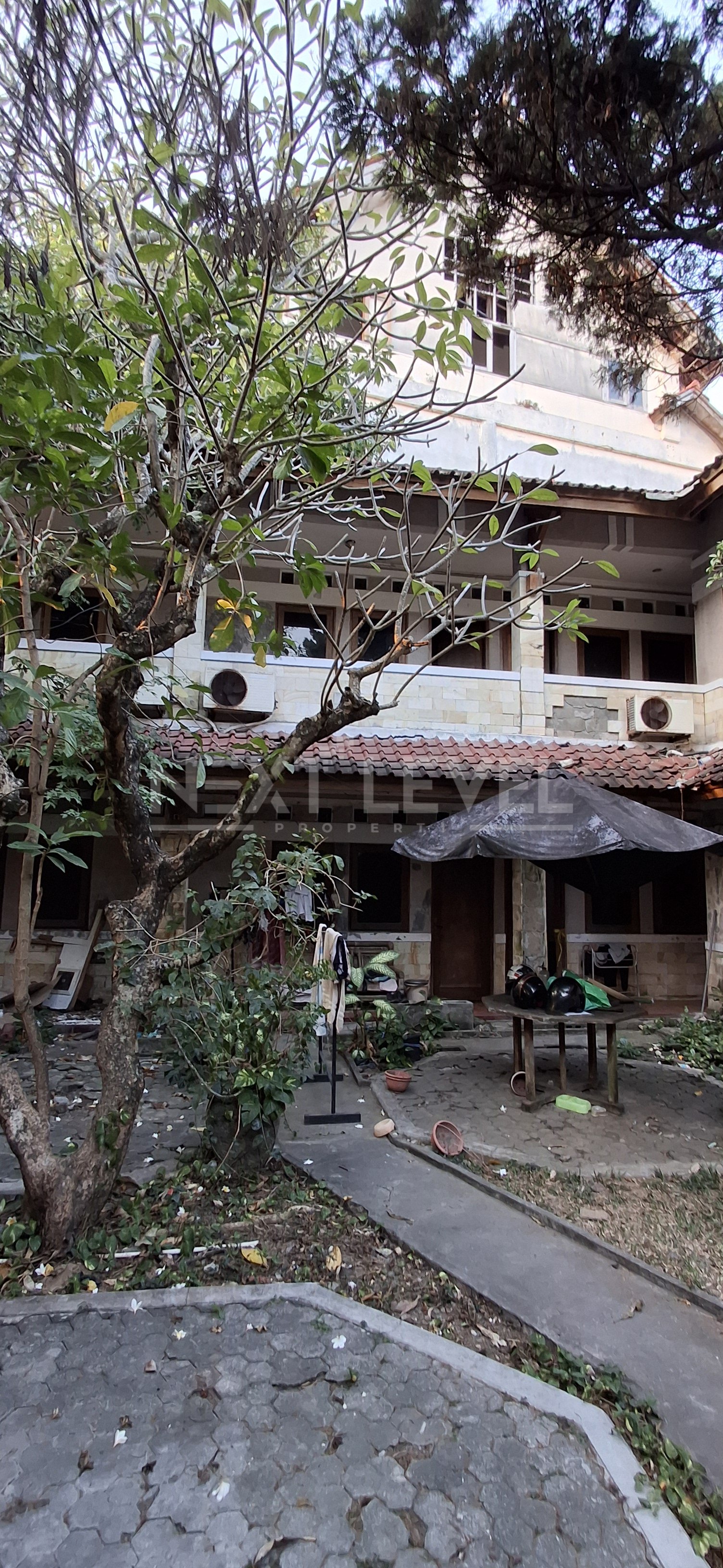 Jual Bekas Hotel/BU, 30rooms,Lt-2 di Legian, Kuta, Turun Harga jadi Ro 20 Milyard