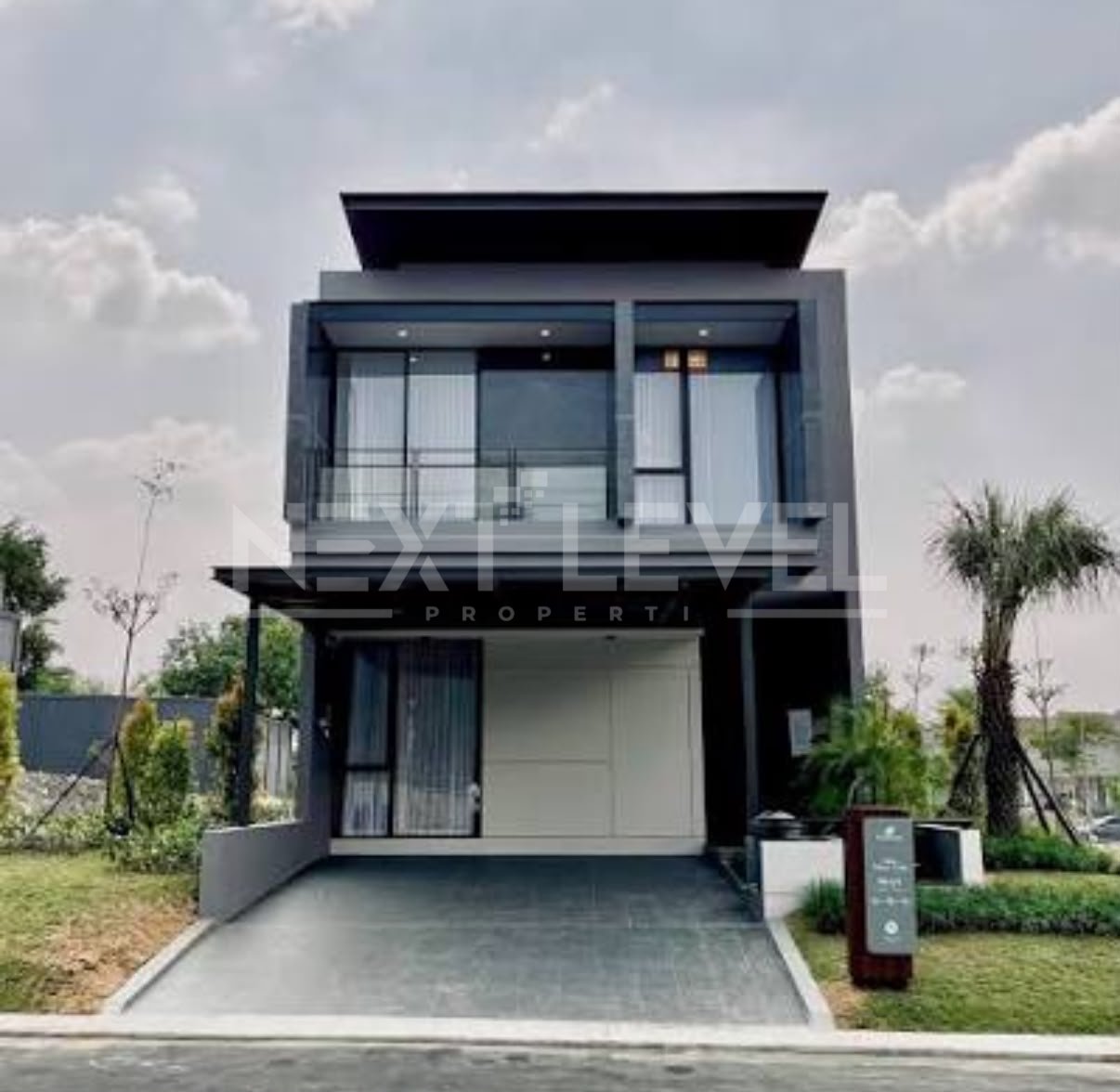 Dijual rumah di emerald stone Citraland Surabaya barat